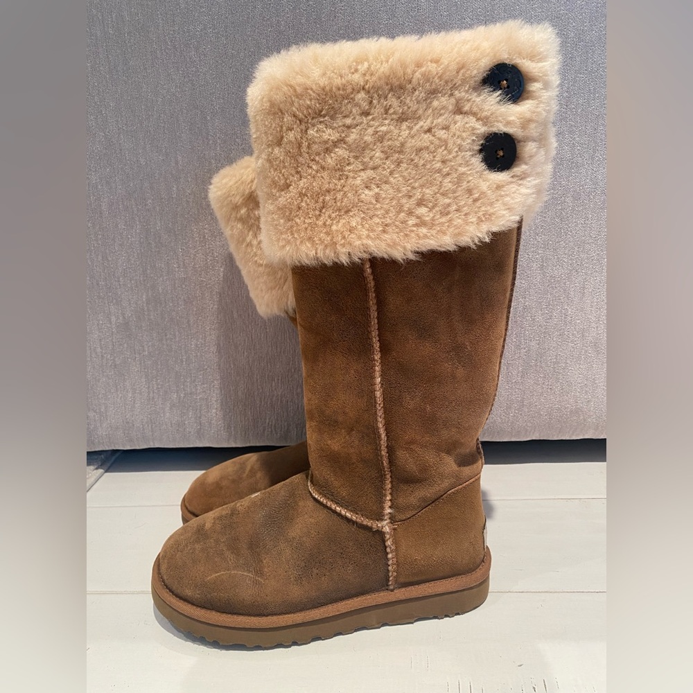 Ugg tall chestnut boots size 7
